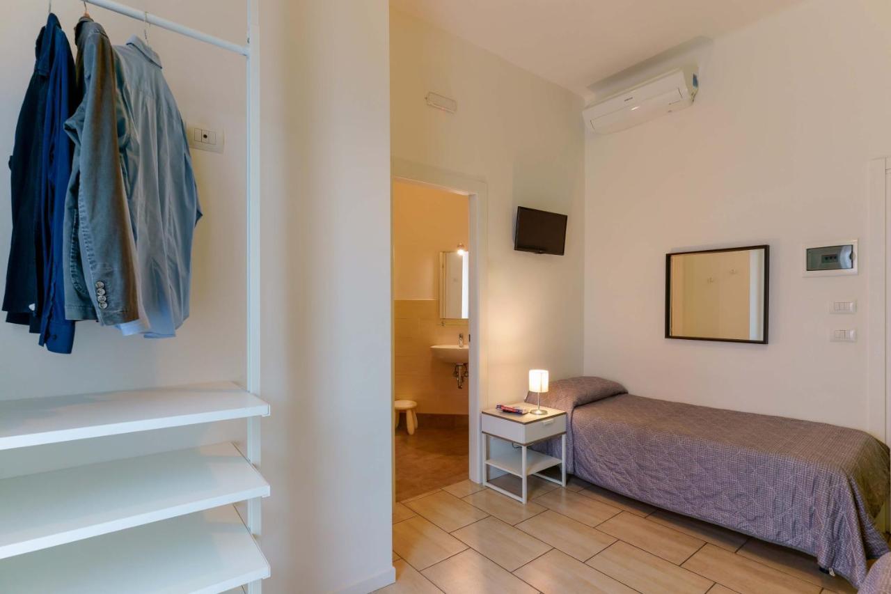 B&B Bentivogli Bologna Bagian luar foto